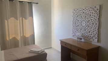 1 habitación, wifi y ropa de cama