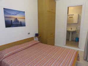 2 bedrooms