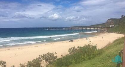 The Sanctuary - Hampton-style beach house, pet friendly, family ready