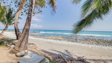 Una playa cerca