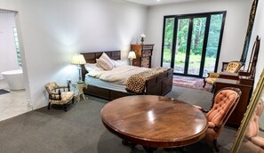 2 bedrooms, desk, free WiFi, bed sheets