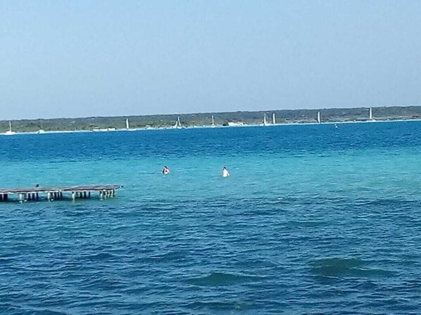 Beach - Emmanuel Bacalar Qroo Room (Luis Donaldo Colosio)