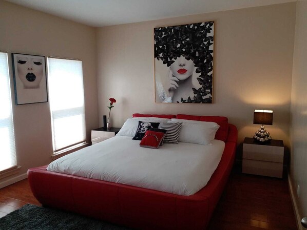 2 bedrooms, iron/ironing board, WiFi, bed sheets - Luxury 2 Bedroom Apartment in Koreatown (Los Angeles)