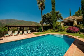 Pool - La Zagaleta, Benahavís – Villa with private pool and mountain views (Benhavis)