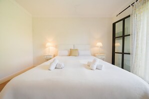 4 bedrooms, WiFi, bed sheets
