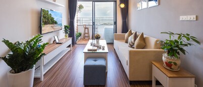 TroBee Host - Oceanus Nha Trang