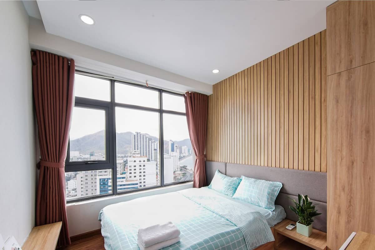 Deluxe Apartment, 2 Bedrooms, Sea View, Beachfront | Free WiFi