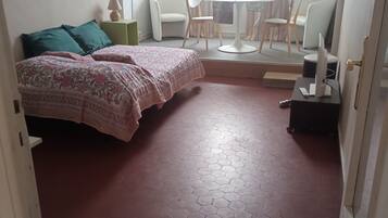 1 chambre, fer et planche Ă repasser, Wi-Fi, draps fournis