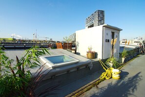 Outdoor pool - Bright & Spacious Studio @ eco houseboat! (Amsterdam-West)