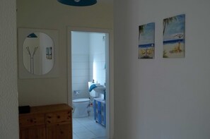 Unclassified image, 3 of 22, button