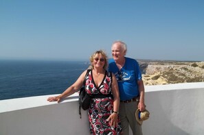 Unclassified image, 4 of 22, button