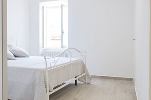 3 bedrooms, bed sheets