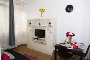 Dining - Summer Apartments Grand Center (Madrid)