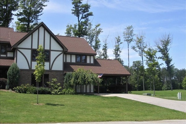 TOP & CENTER KIKO SKI CHALET
⛷Lift #3
GOLF RETREAT
🏌🏼On 9th Tee