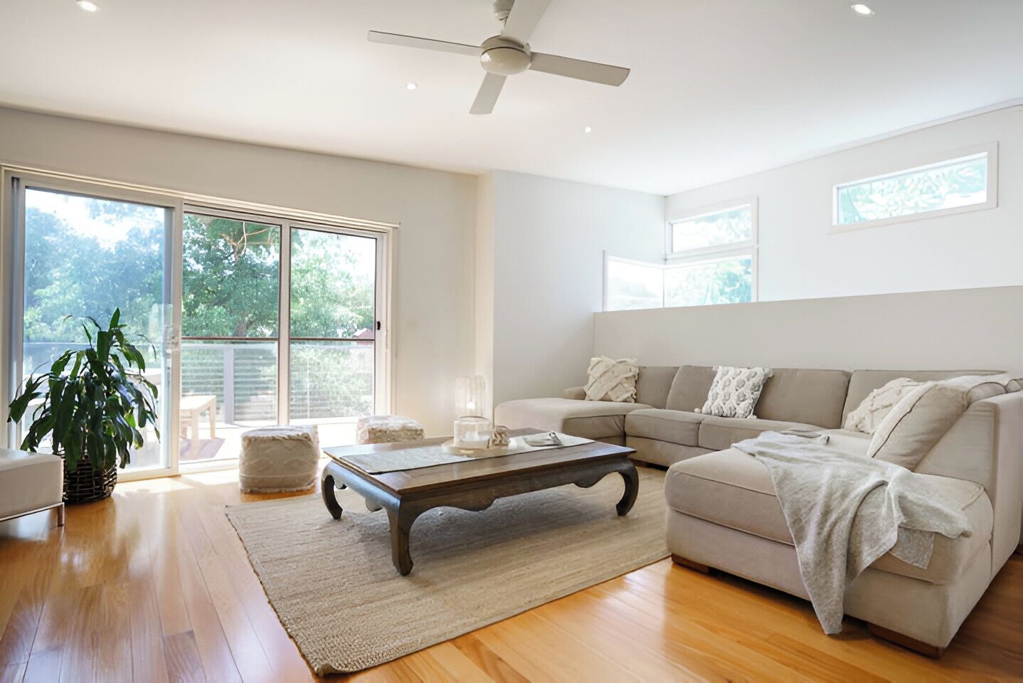 智能電視、電子遊戲、Netflix、足球機