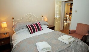 2 habitaciones, tabla de planchar con plancha y wifi gratis 