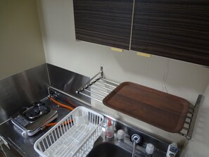 Fridge, microwave, coffee/tea maker, electric kettle - Easy access to Tenjin and Hakata Sta.!  (Fukuoka)