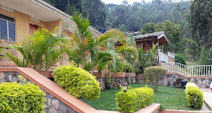 Bunyonyi est un paradis pour les voyageurs situé au bord du lac Bunyonyi