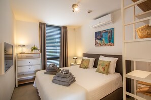 7 bedrooms, in-room safe, iron/ironing board, travel cot