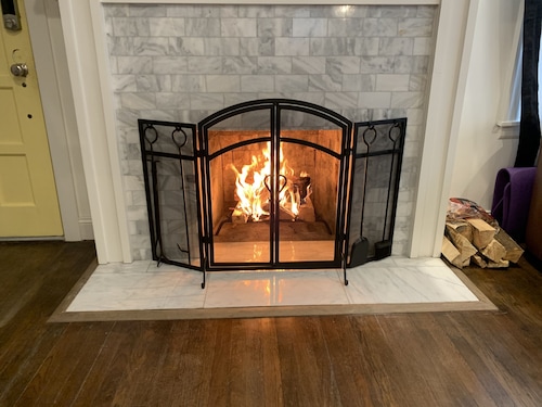 The Ginger Bread House~Central Location~King Beds~Charming