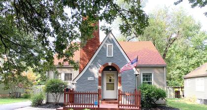 Ginger Bread House ~ Keskeinen sijainti ~ King Beds ~ Charming