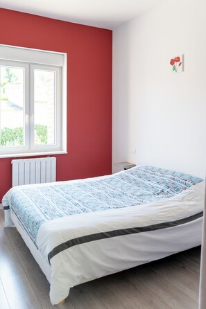 6 Schlafzimmer, Bügeleisen/Bügelbrett, WLAN