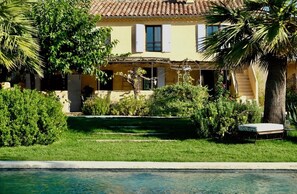 Outdoor pool - Magnificent renovated 18th century Bastide in Bandol (Saint-Cyr-sur-Mer)