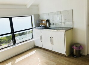 Family House, 2 Bedrooms | Private kitchen | Full-sized fridge, microwave, oven, stovetop - Silverdale Nice Family Lodge 1A (Silverdale)