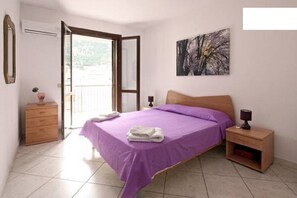 1 Schlafzimmer, Bügeleisen/Bügelbrett, Reisekinderbett, kostenloses WLAN