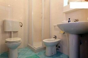 Dusche, Haartrockner, Bidet