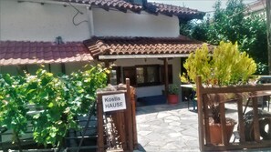 Property entrance - Kostis Hause (Kalabaka)