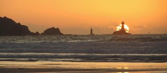 Homerez - Charming house in Primelin with garden and private parking