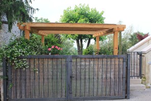 Property grounds - CASA MARGHERITA - a pearl in the tranquility of the hills (caprino Veronese)