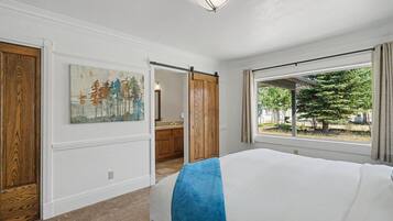 3 bedrooms, iron/ironing board, travel cot, WiFi