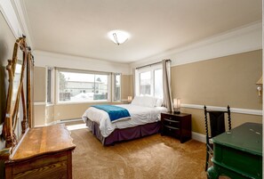 3 habitaciones, tabla de planchar con plancha, cuna de viaje y wifi 