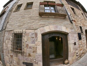 Exterior detail - Rural house in the historic center of Alquézar with privileged views (Alquézar)