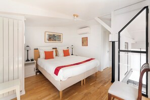 3 bedrooms, in-room safe, desk, iron/ironing board - Sunny duplex in Paris-Auteuil, near Roland Garros - sleeps 6 (Paris)