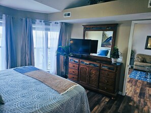 3 bedrooms, desk, iron/ironing board, WiFi