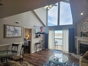 Fernseher, DVD-Player, Videothek