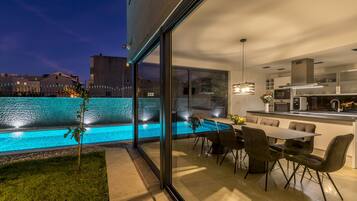 Deluxe Villa, 4 Bedrooms, Private Pool, Sea View | Garden view