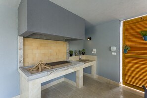 BBQ/picnic area - Villa Stella Dalmatica with heated pool (Podstrana)