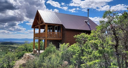 Beautiful Cabin Tucked away in Utah Mountains located in Pine Creek Resort