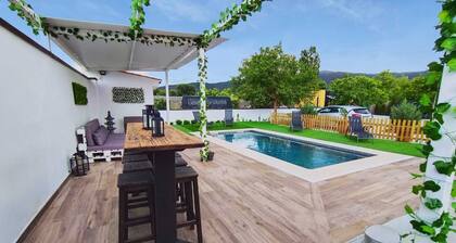 Vivienda Turistica "El Coberteras" with private swimming pool, fireplace, barbecue.