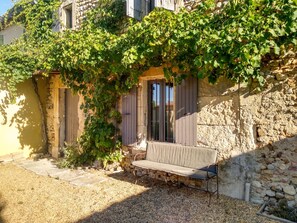 Terrace/patio - Authentic Stone Farmhouse with Private Pool – Bouchet, Drôme Provençale (Bouchet)