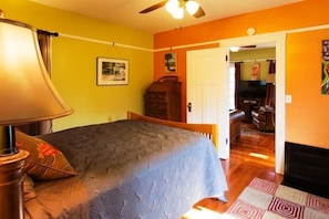 1 habitación, escritorio, tabla de planchar con plancha y wifi gratis 