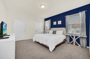 8 bedrooms, iron/ironing board, WiFi, bed sheets