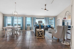 TV - Beach Front Beauty 🐚 Direct Beach Access + Stunning Views + Dog Friendly 🐾 (Pensacola Beach)