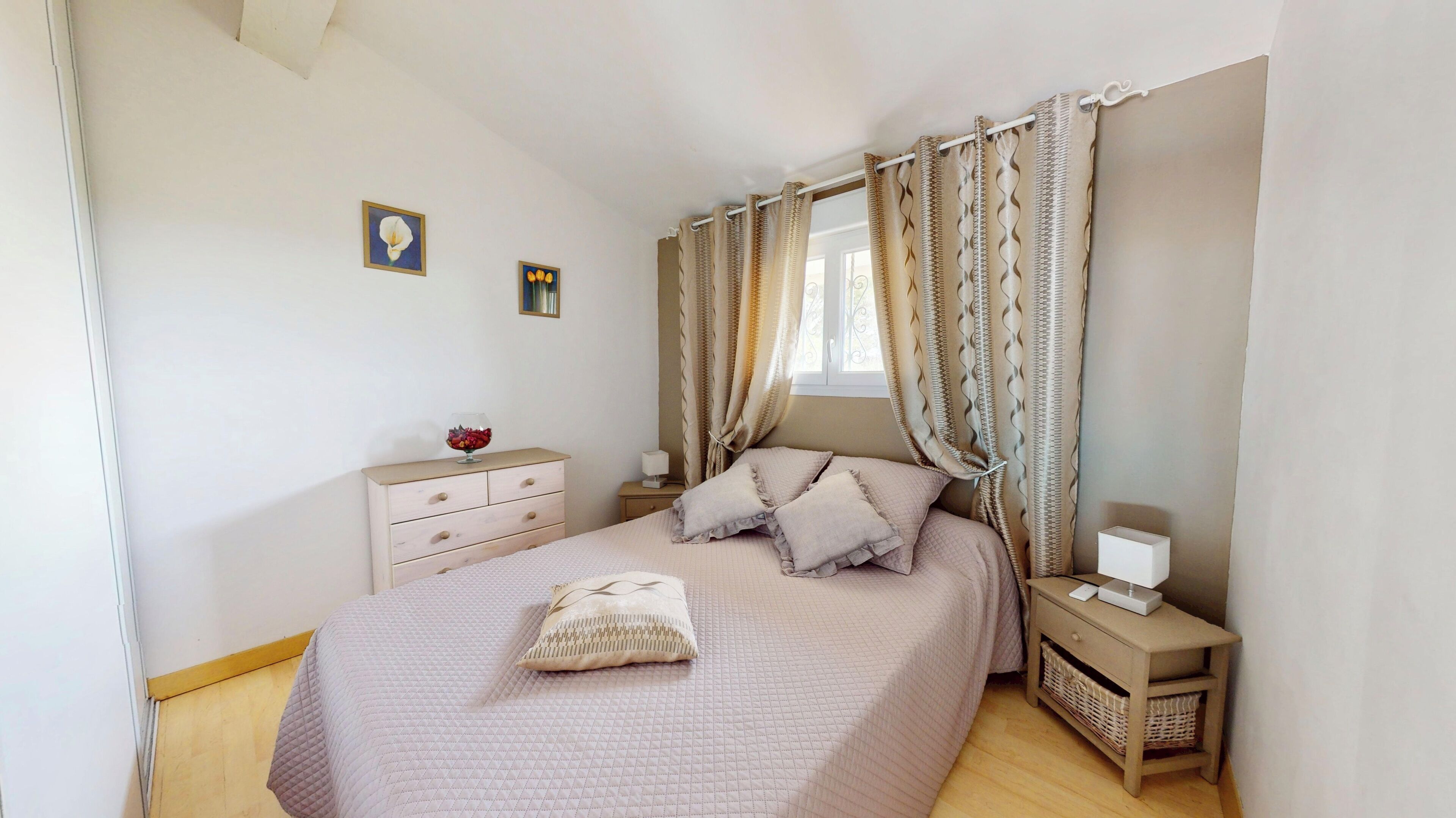 2 bedrooms, iron/ironing board, Internet