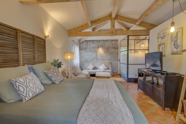 4 bedrooms, iron/ironing board, free WiFi - Villa with private pool, Clansayes – Drôme Provençale (Clansayes)