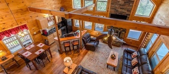 CUSTOM BUILT CABIN WITH SAUNA & HOT TUB